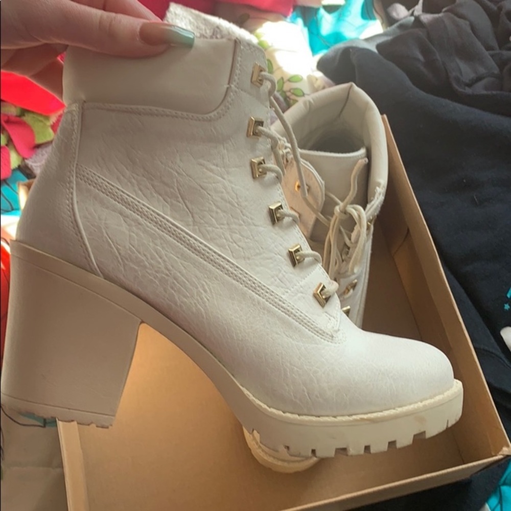 Heeled boots